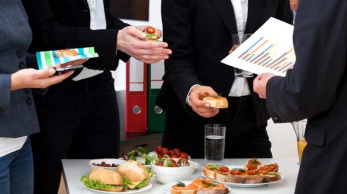 Easy balanced diet recipes for busy professionals